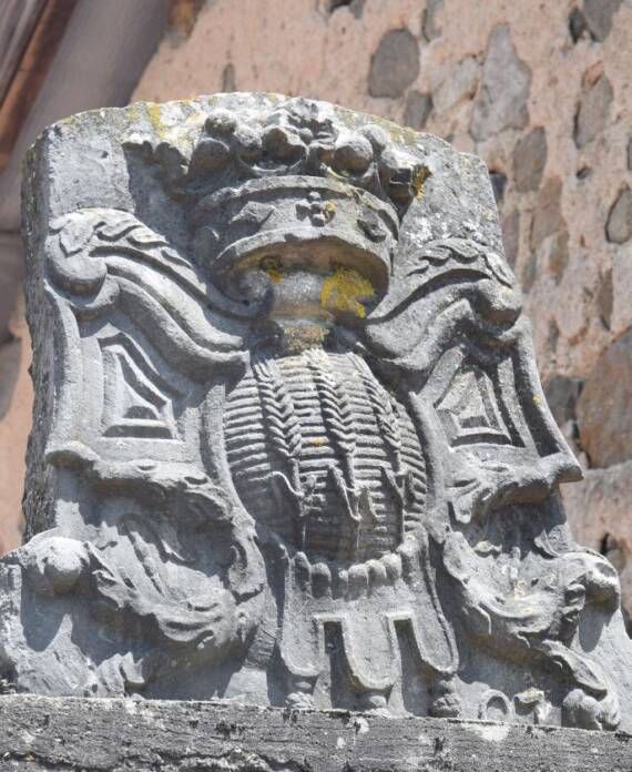 Chateau-de-gorze_le-chateau_armoirie