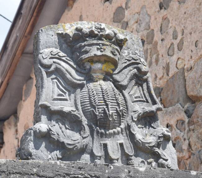 Chateau-de-gorze_le-chateau_armoirie